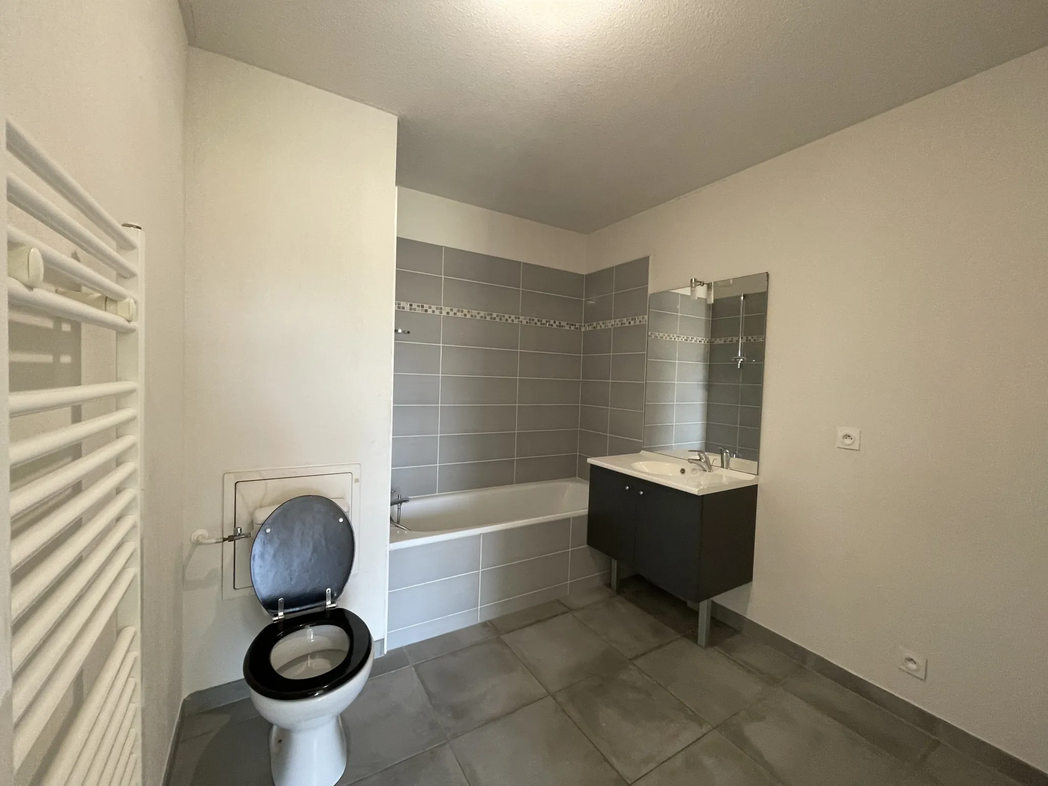 Achat appartement T2 lumineux avec balcon et parking à Bruges 