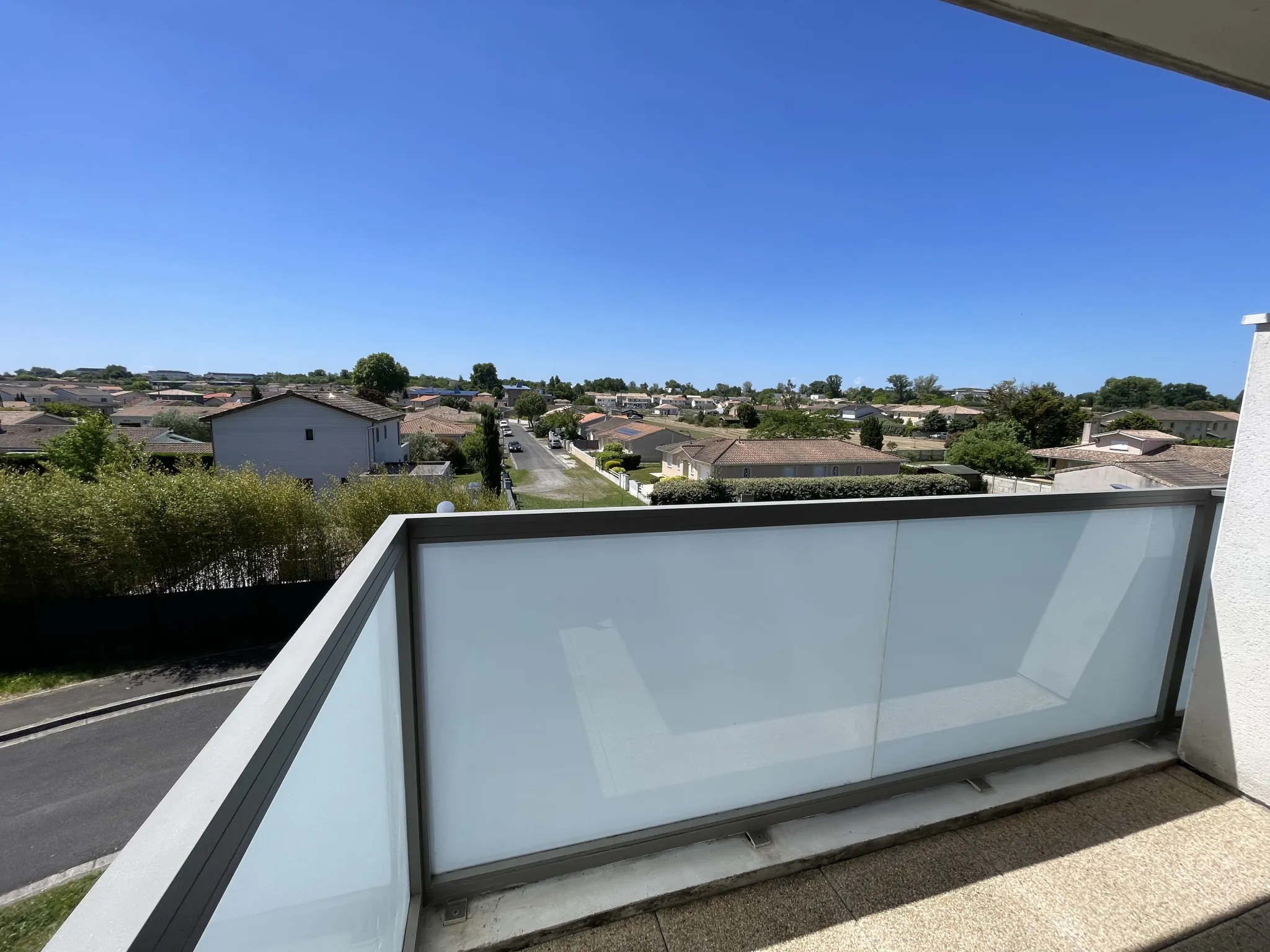 Achat appartement T2 lumineux avec balcon et parking à Bruges 