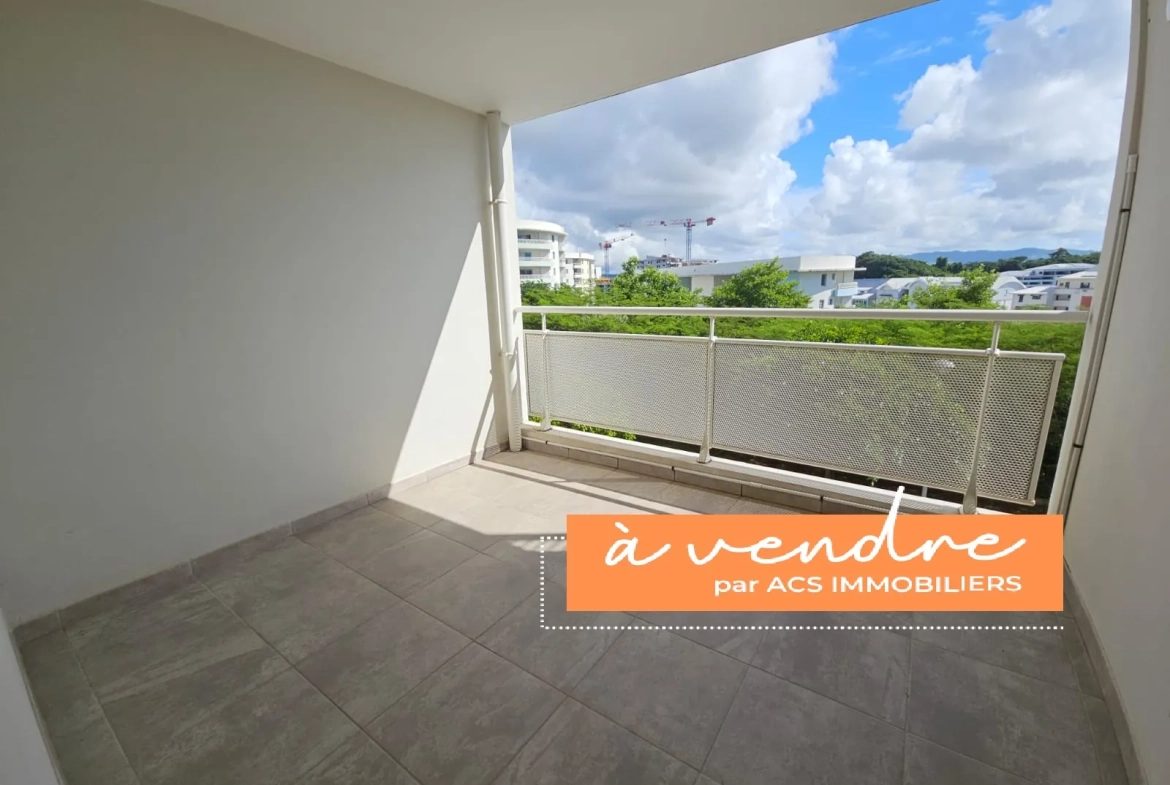 Appartement T3 spacieux avec loggia et parking à Fort-de-France 