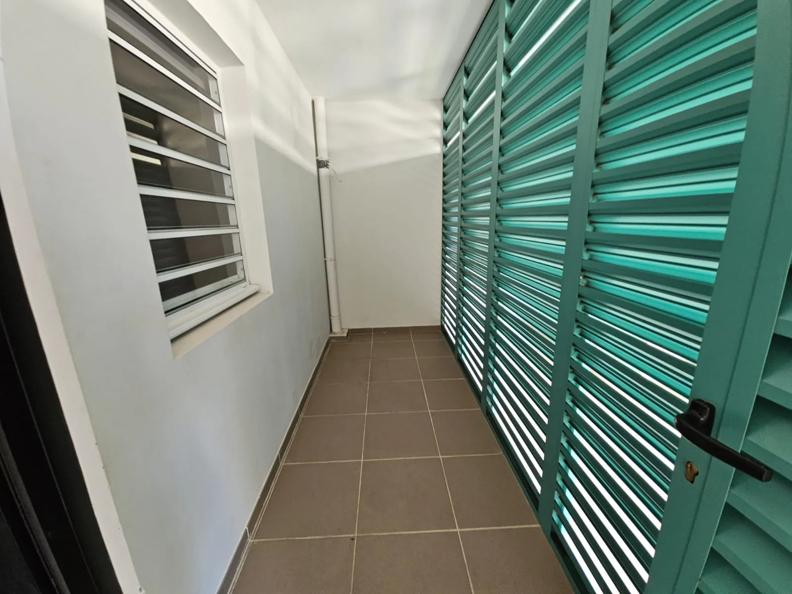 Appartement T3 spacieux avec loggia et parking à Fort-de-France 