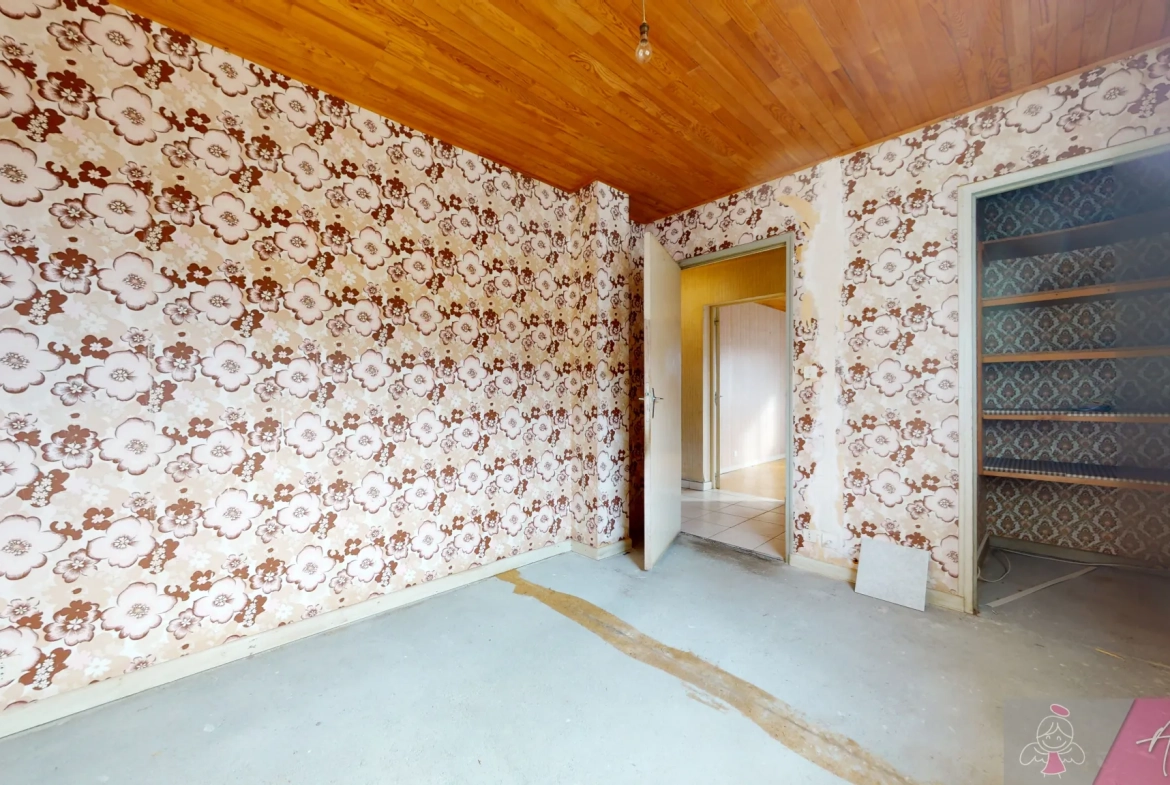 Grande maison de 208m² avec appartement indépendant à Routelle proche Saint Vit 