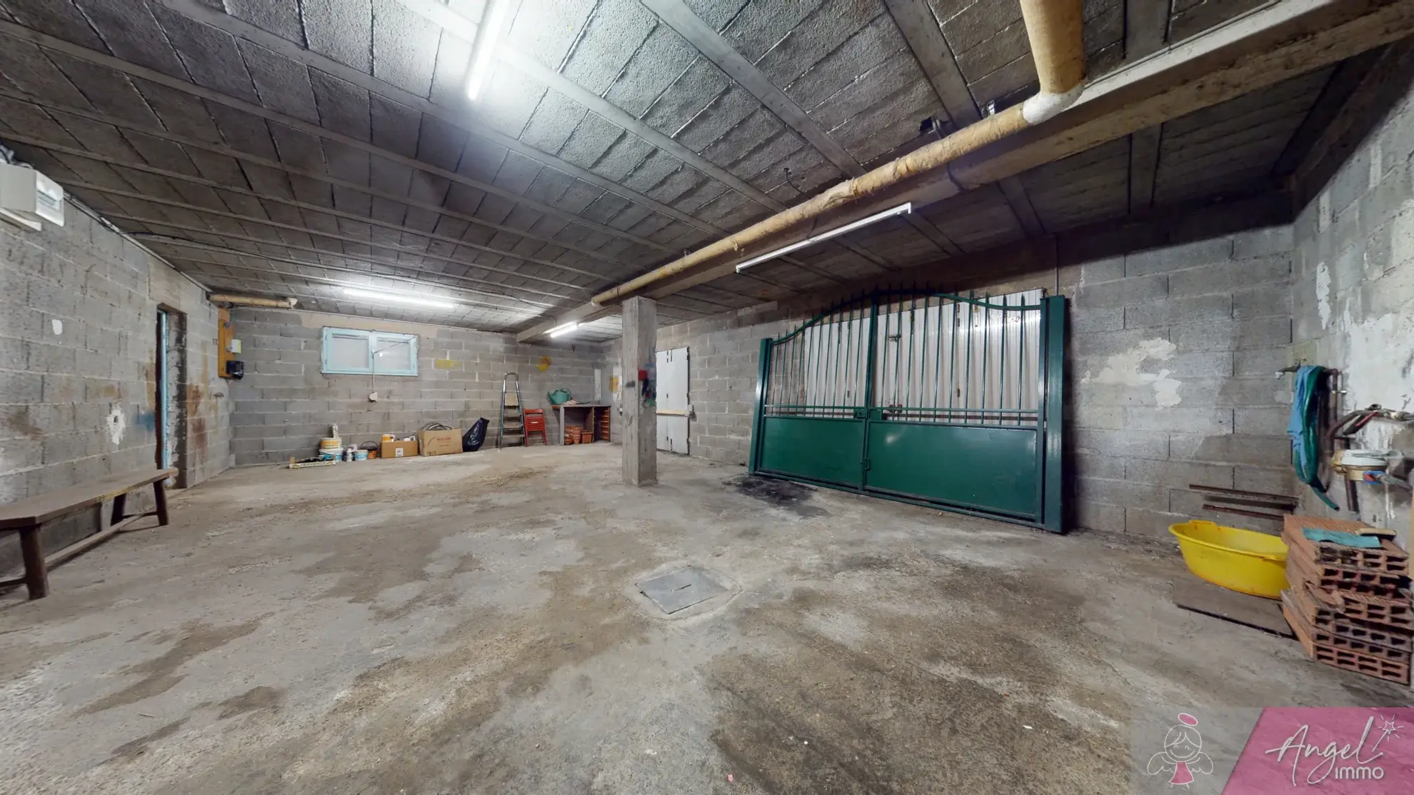 Grande maison de 208m² avec appartement indépendant à Routelle proche Saint Vit 