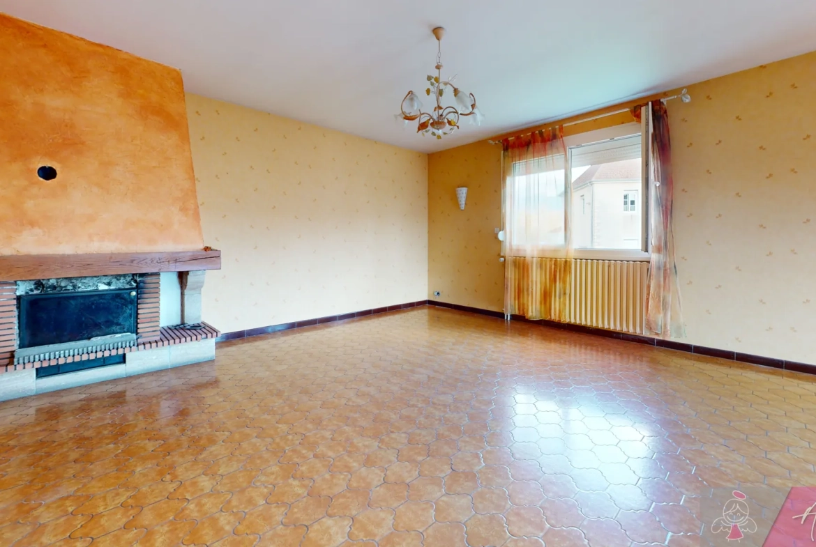 Grande maison de 208m² avec appartement indépendant à Routelle proche Saint Vit 