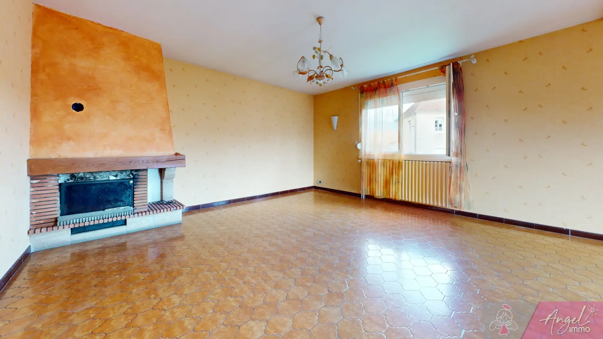 Grande maison de 208m² avec appartement indépendant à Routelle proche Saint Vit 