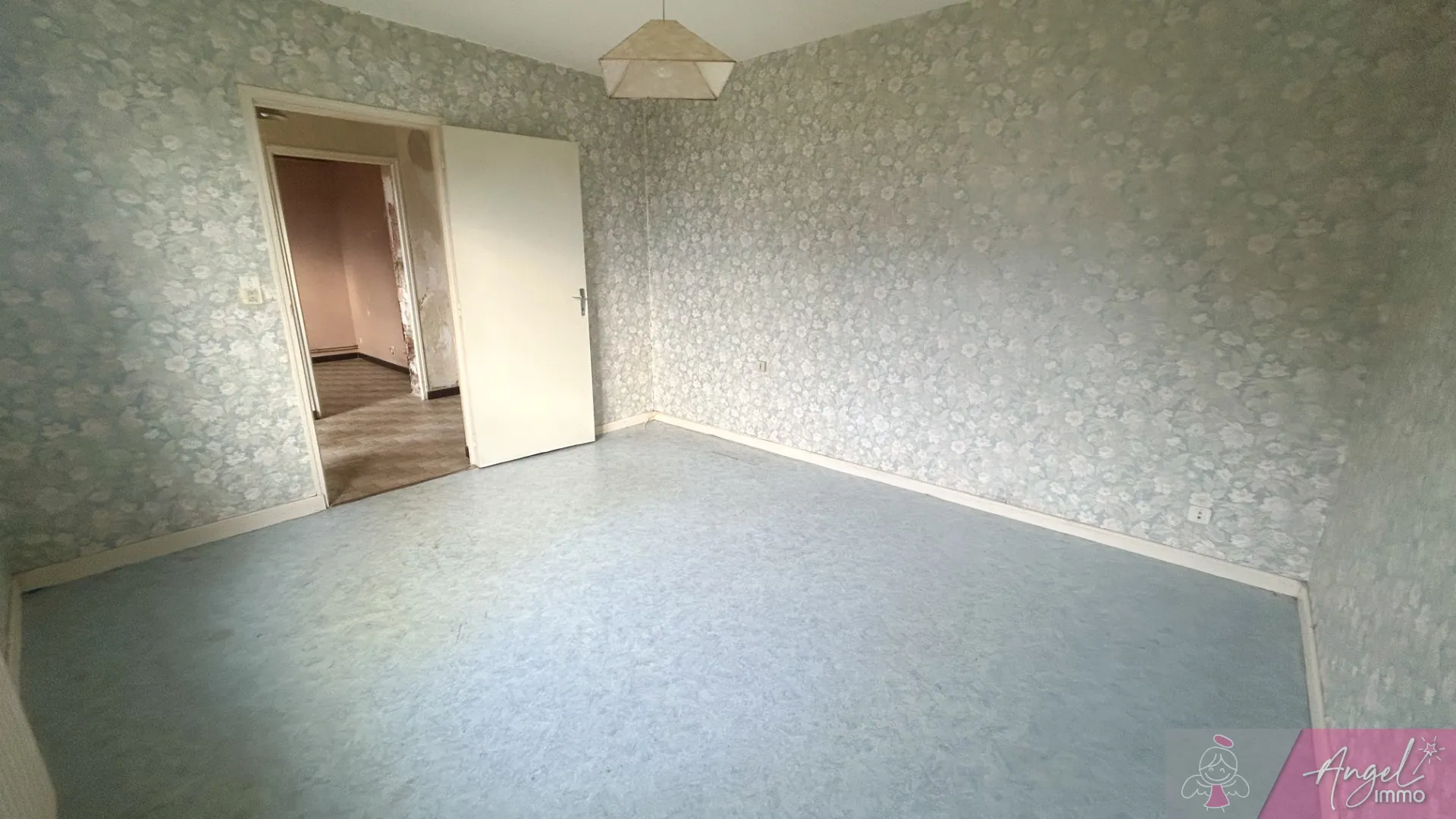 Grande maison de 208m² avec appartement indépendant à Routelle proche Saint Vit 