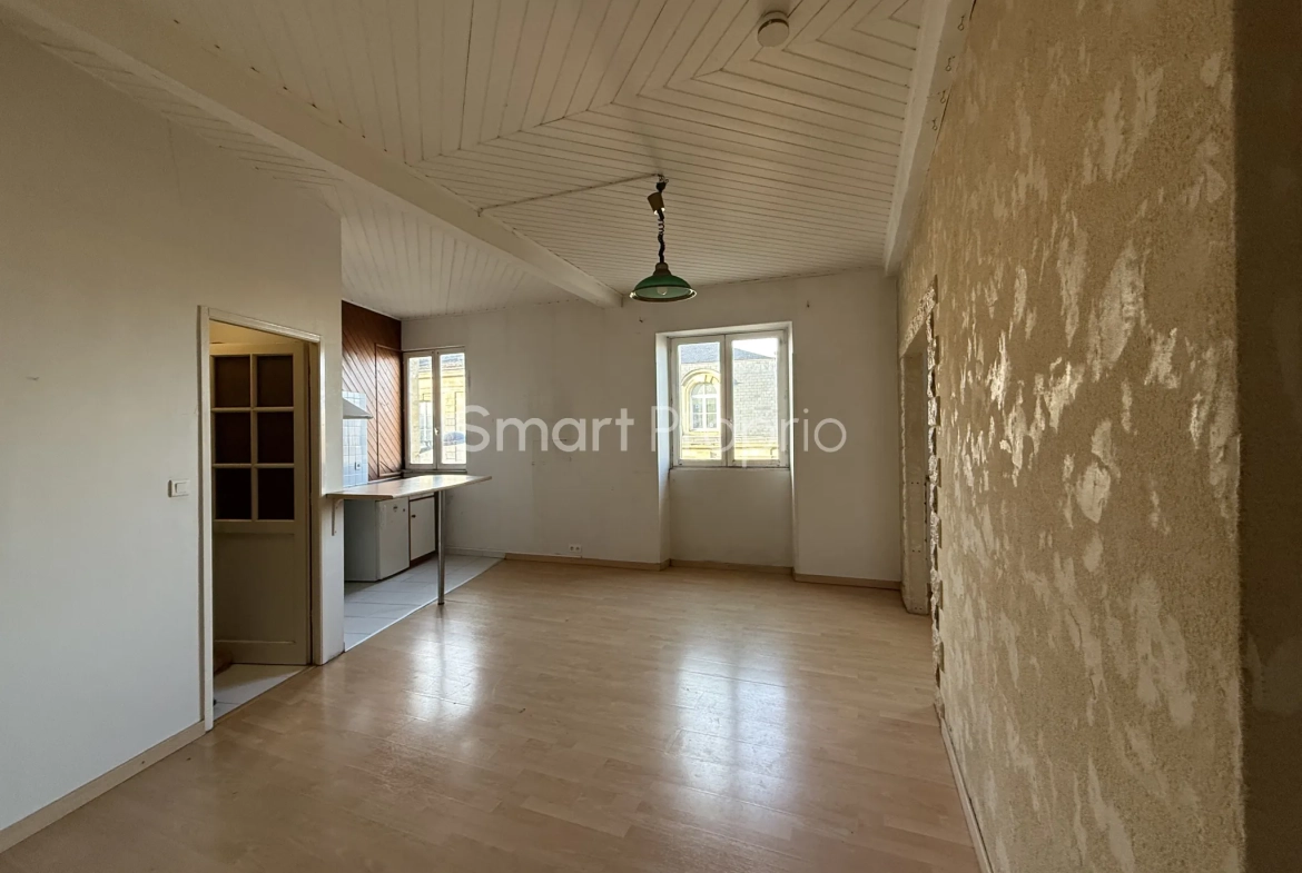 Appartement 2 pièces lumineux de 56 m² au centre-ville de Bordeaux 