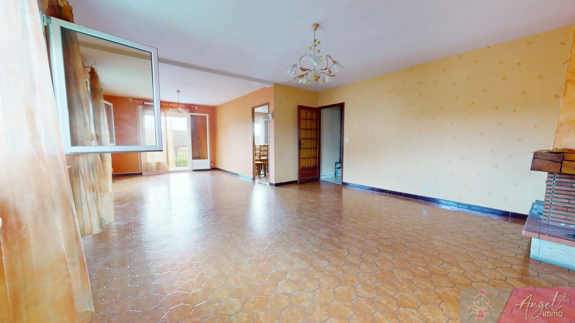 Grande maison de 208m² avec appartement indépendant à Routelle proche Saint Vit 