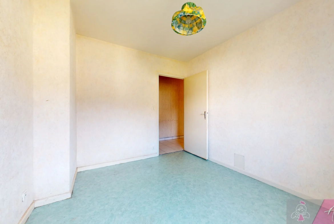 Grande maison de 208m² avec appartement indépendant à Routelle proche Saint Vit 