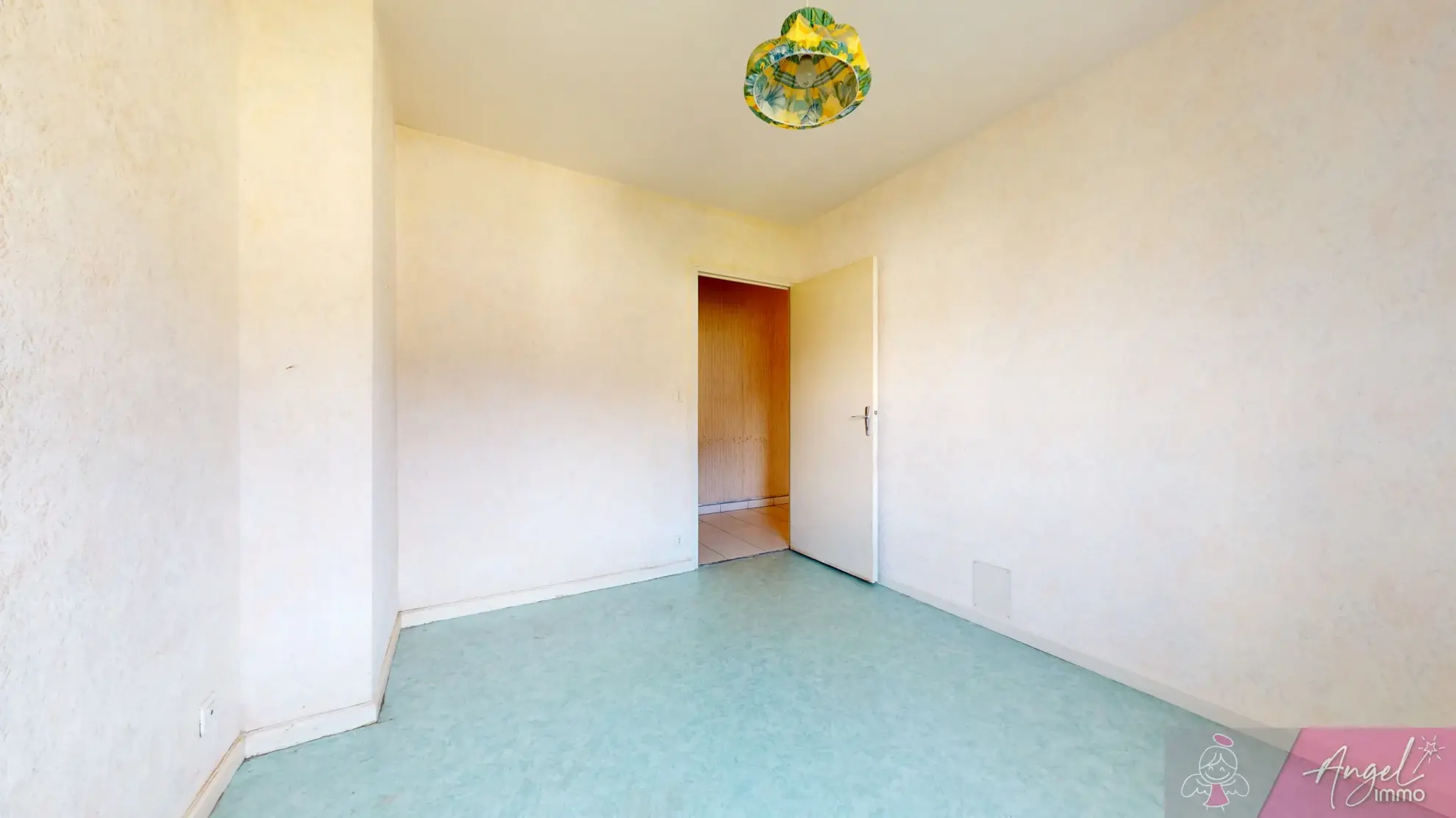 Grande maison de 208m² avec appartement indépendant à Routelle proche Saint Vit 
