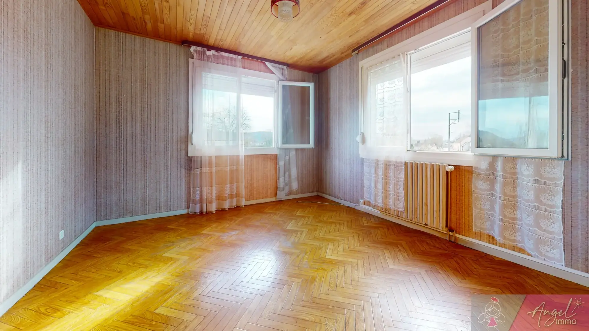 Grande maison de 208m² avec appartement indépendant à Routelle proche Saint Vit 
