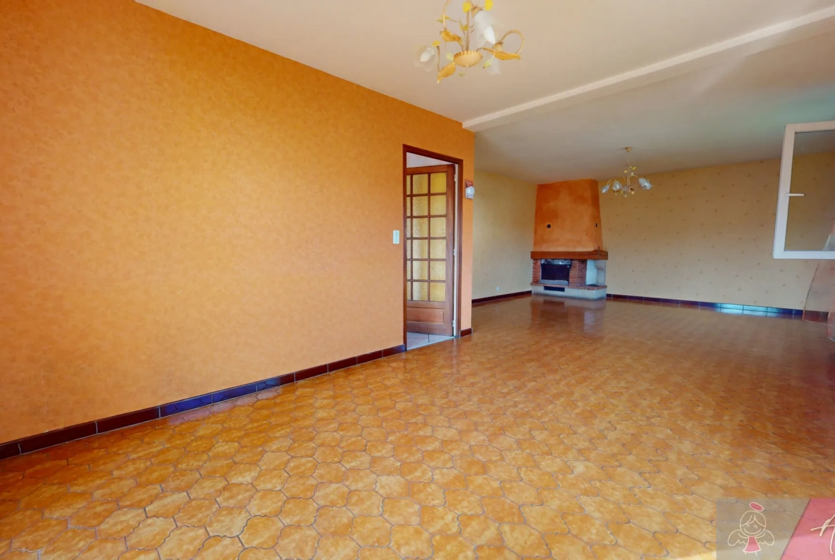 Grande maison de 208m² avec appartement indépendant à Routelle proche Saint Vit 