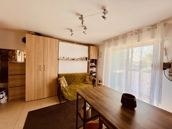 Studio en hypercentre de Sainte-Maxime avec vue et loggia - 21,75 m²