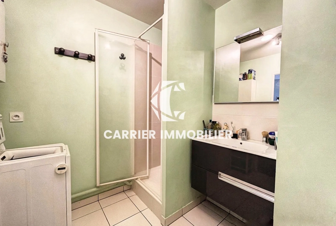 Appartement T1 bis avec balcon à Lyon 8, quartier Bachut 