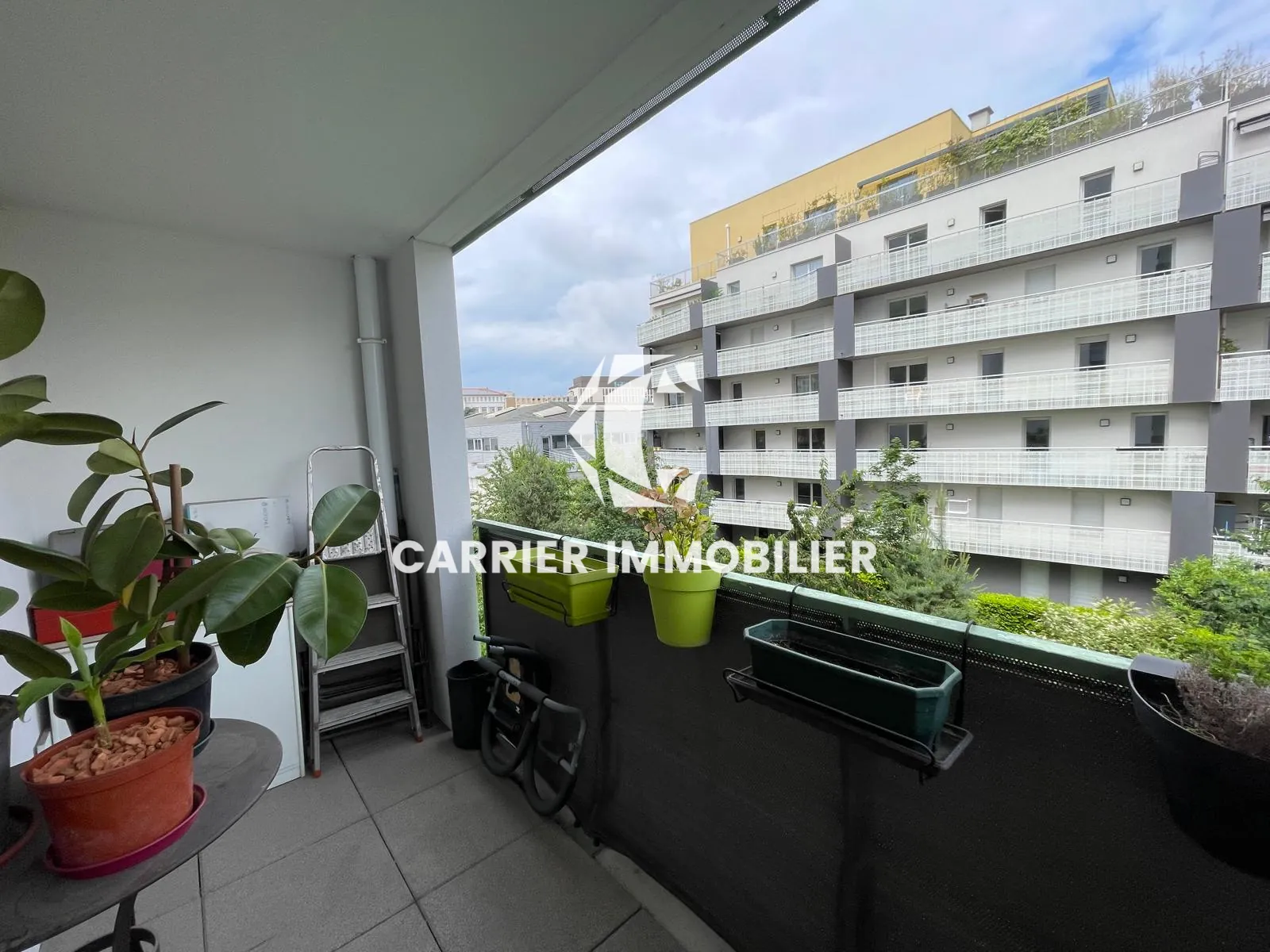Appartement T1 bis avec balcon à Lyon 8, quartier Bachut 