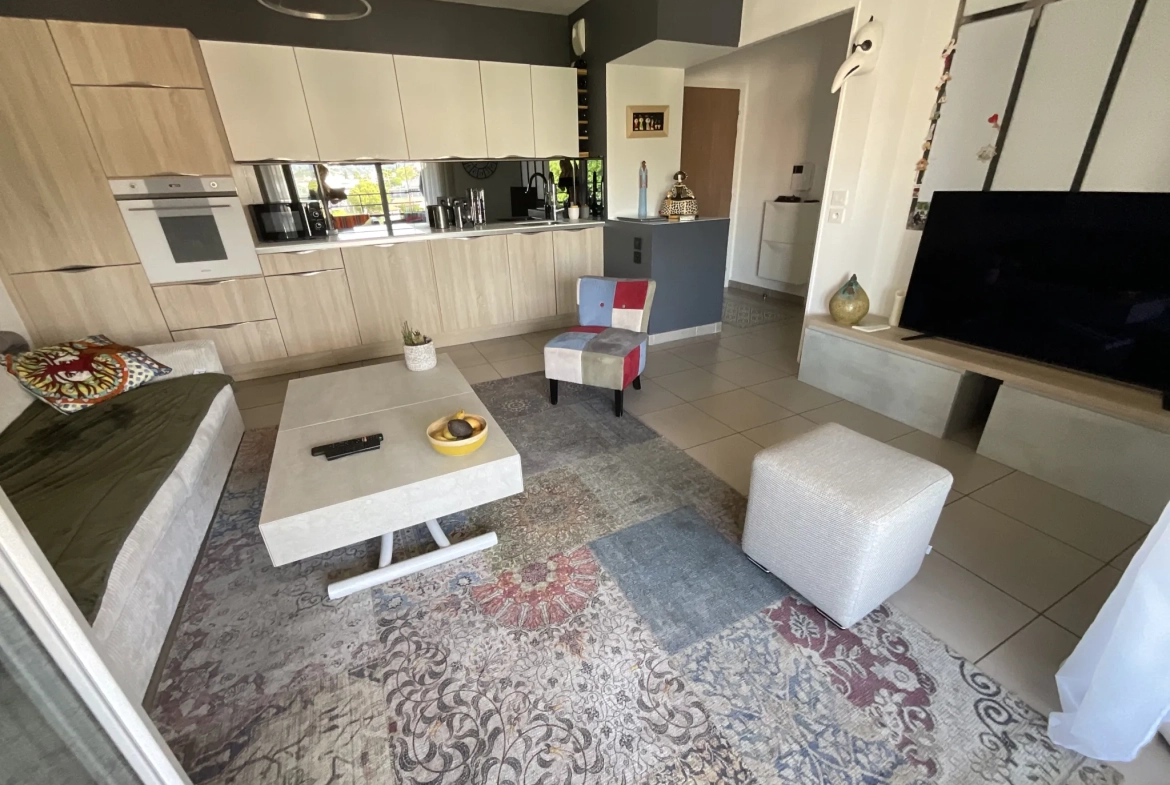 Appartement 2 pièces avec terrasse à Cagnes-sur-Mer dans résidence récente 