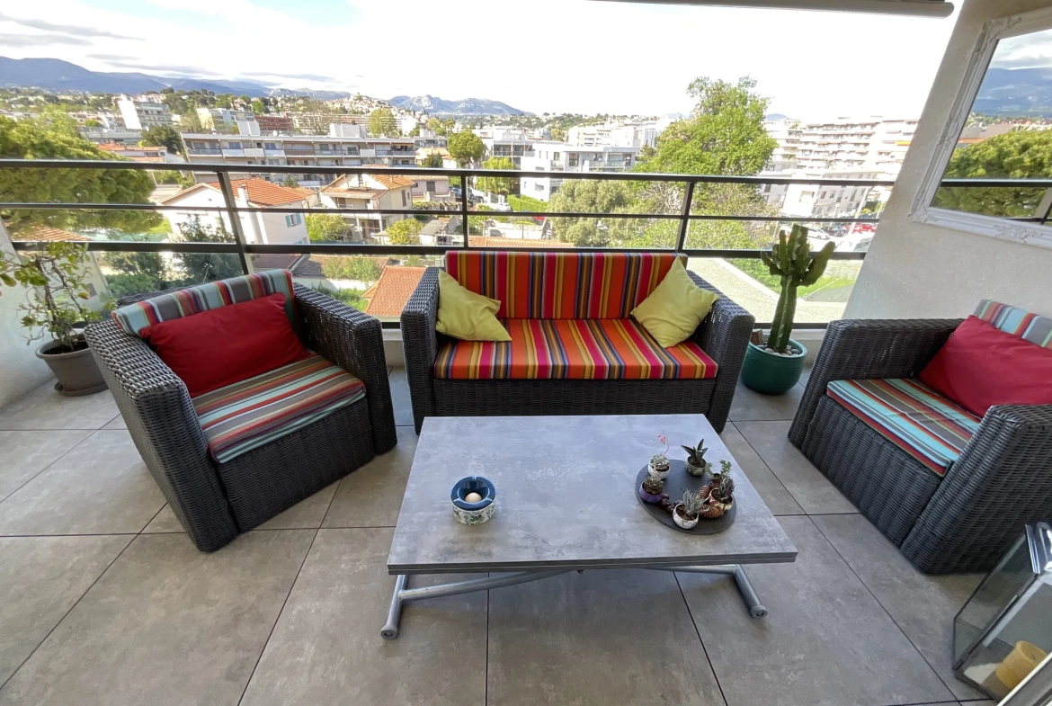 Appartement 2 pièces avec terrasse à Cagnes-sur-Mer dans résidence récente 
