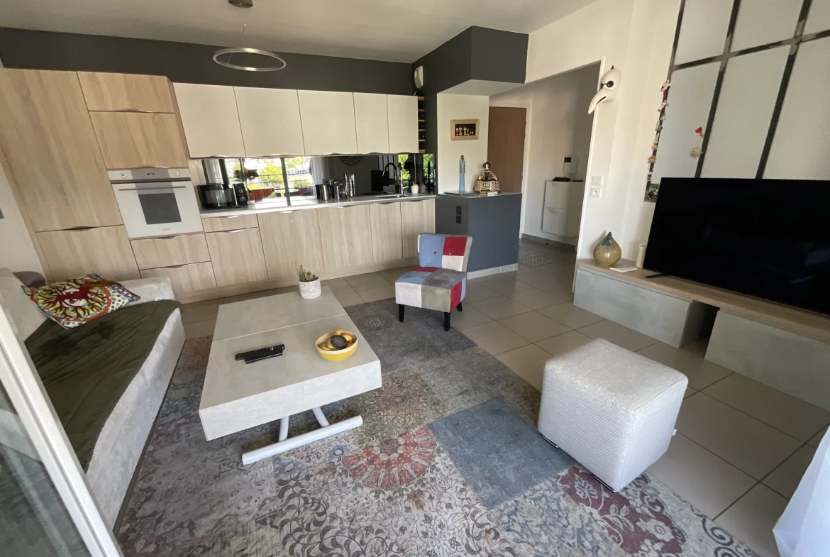 Appartement 2 pièces avec terrasse à Cagnes-sur-Mer dans résidence récente 