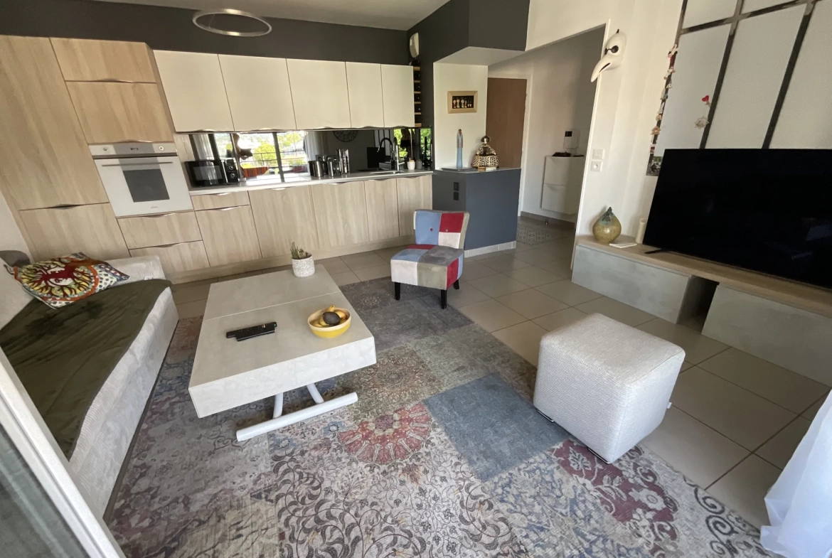 Appartement 2 pièces avec terrasse à Cagnes-sur-Mer dans résidence récente 