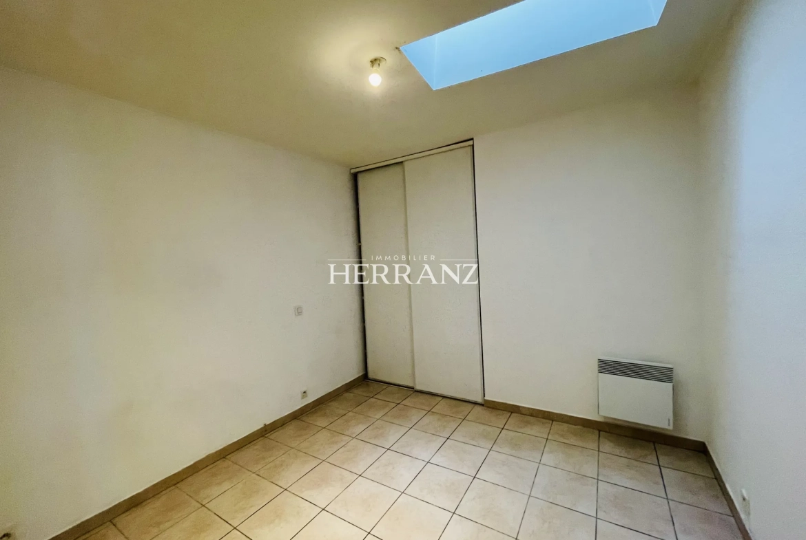Maison avec 3 chambres et garage à Libourne, secteur résidentiel 