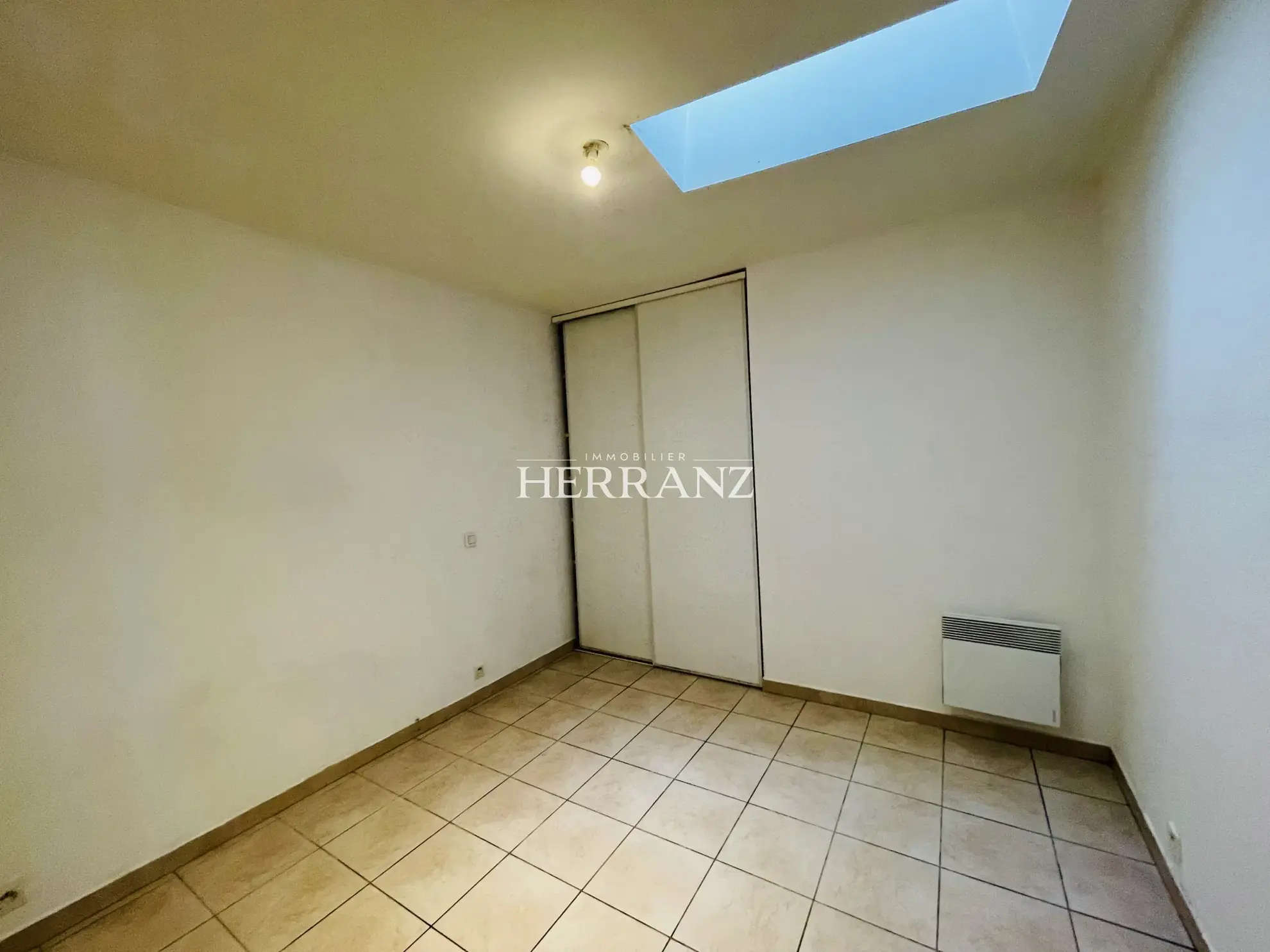 Maison avec 3 chambres et garage à Libourne, secteur résidentiel 
