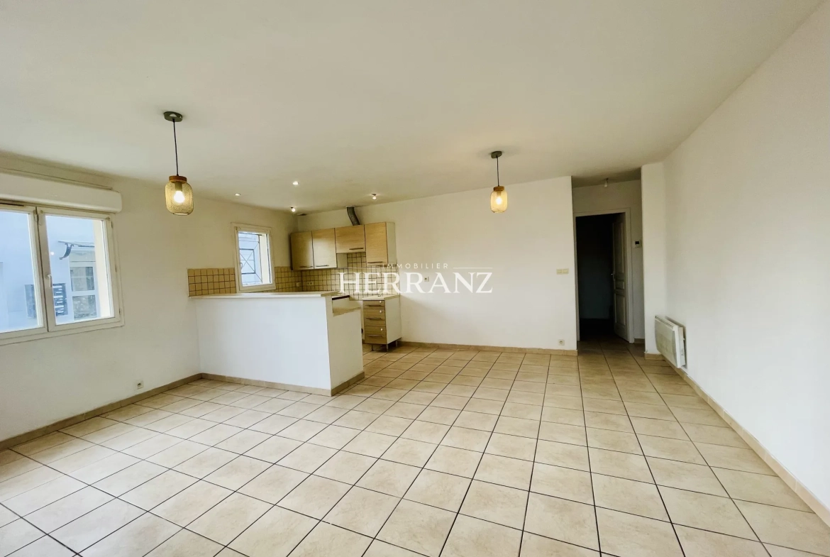 Maison avec 3 chambres et garage à Libourne, secteur résidentiel 