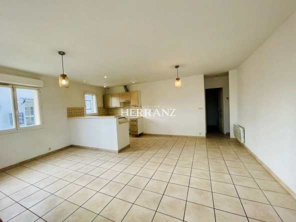 Maison avec 3 chambres et garage à Libourne, secteur résidentiel