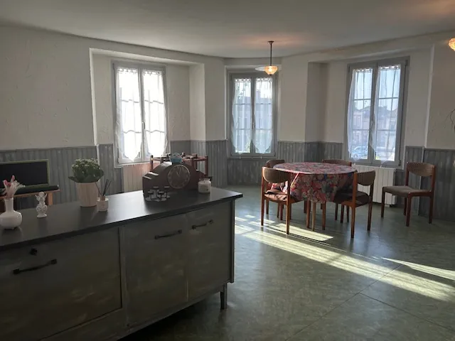 Immeuble à vendre à Rabastens de Bigorre avec local commercial et habitation 
