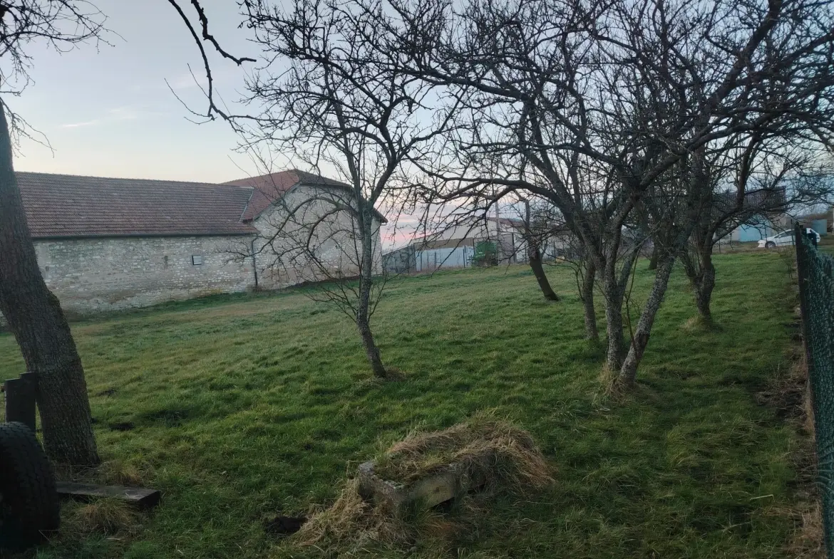 Terrain à bâtir à Moulotte avec grande façade de 26 m – Idéal pour votre construction 