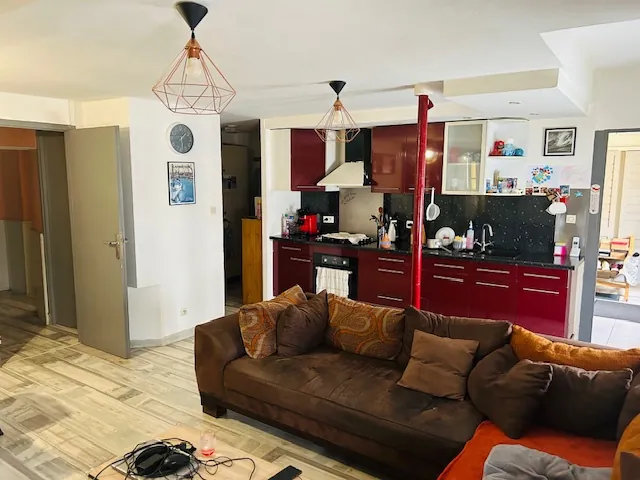 Immeuble à vendre à Rabastens de Bigorre avec local commercial et habitation 