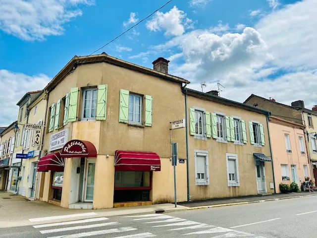 Immeuble à vendre à Rabastens de Bigorre avec local commercial et habitation 