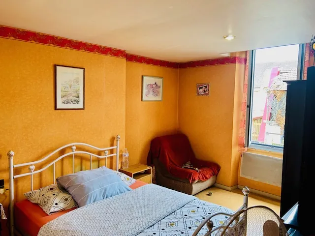 Immeuble à vendre à Rabastens de Bigorre avec local commercial et habitation 