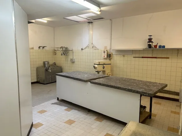 Immeuble à vendre à Rabastens de Bigorre avec local commercial et habitation 