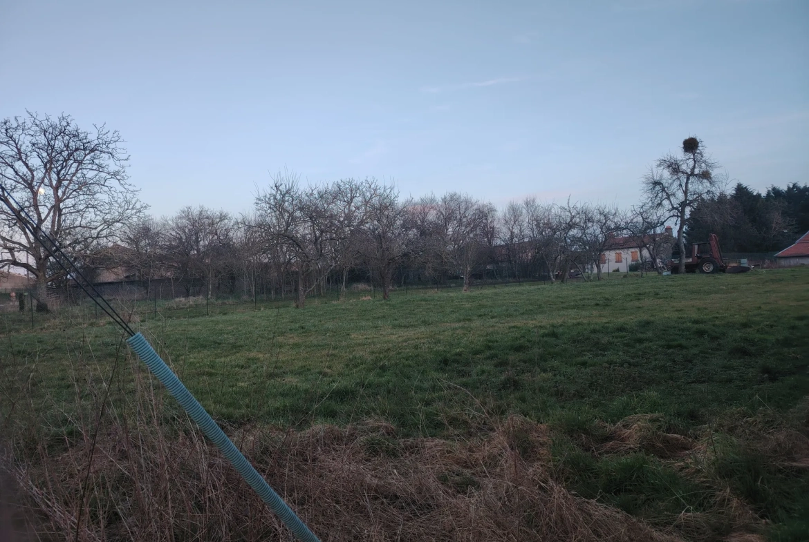 Terrain à bâtir à Moulotte avec grande façade de 26 m – Idéal pour votre construction 