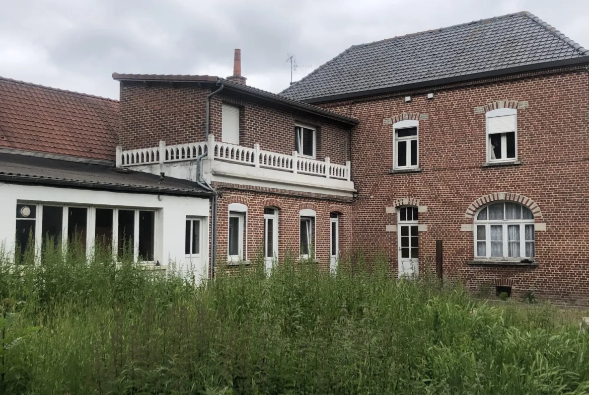 Maison de caractère à vendre à Gouy Sous Bellonne - Grande propriété avec terrain et grange 