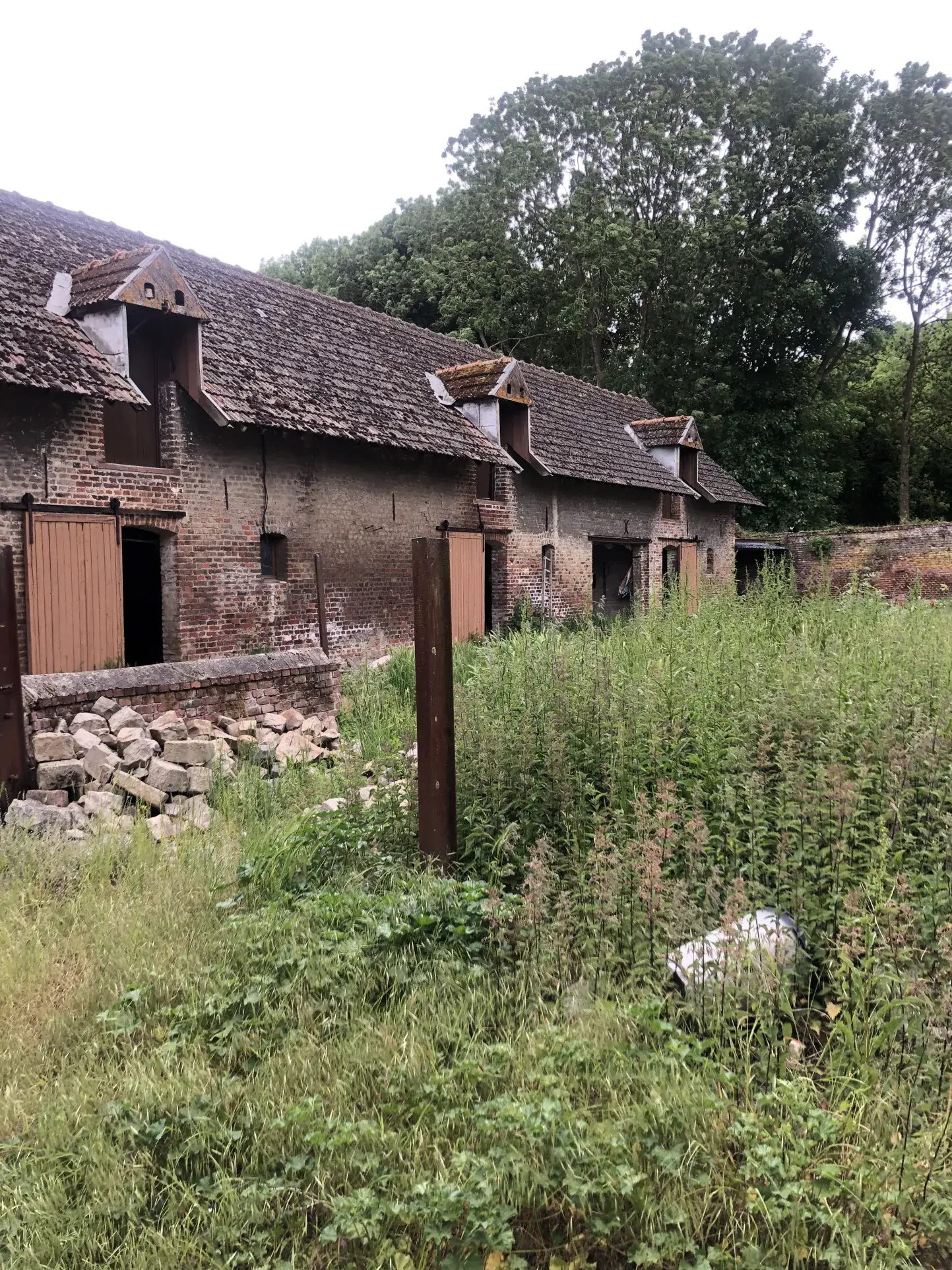 Maison de caractère à vendre à Gouy Sous Bellonne - Grande propriété avec terrain et grange 
