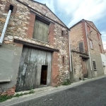 Opportunité d'investissement : Grange à rénover à Fourques (66300)