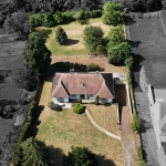 Villa de plain-pied à Noyon de 161 m² avec grand terrain et travaux à prévoir