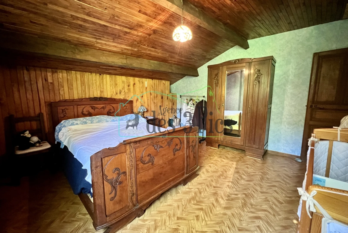 Maison en pierre avec vue montagne et rivière en Vallée de l'Arbas 