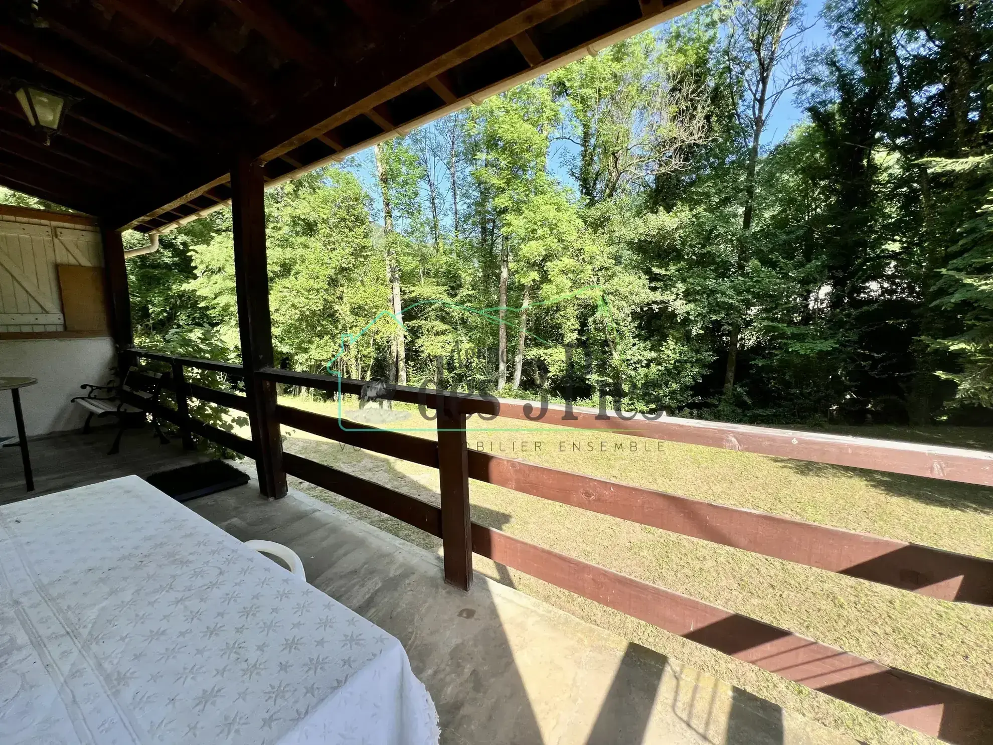 Maison en pierre avec vue montagne et rivière en Vallée de l'Arbas 