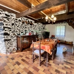 Maison en pierre avec vue montagne et rivière en Vallée de l'Arbas