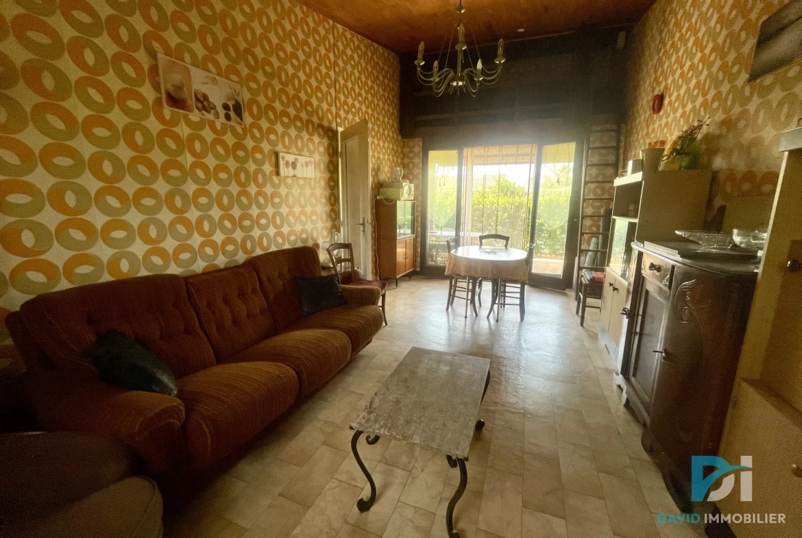 Villa à Vias Plage à quelques mètres de la plage avec dépendance et grand terrain 