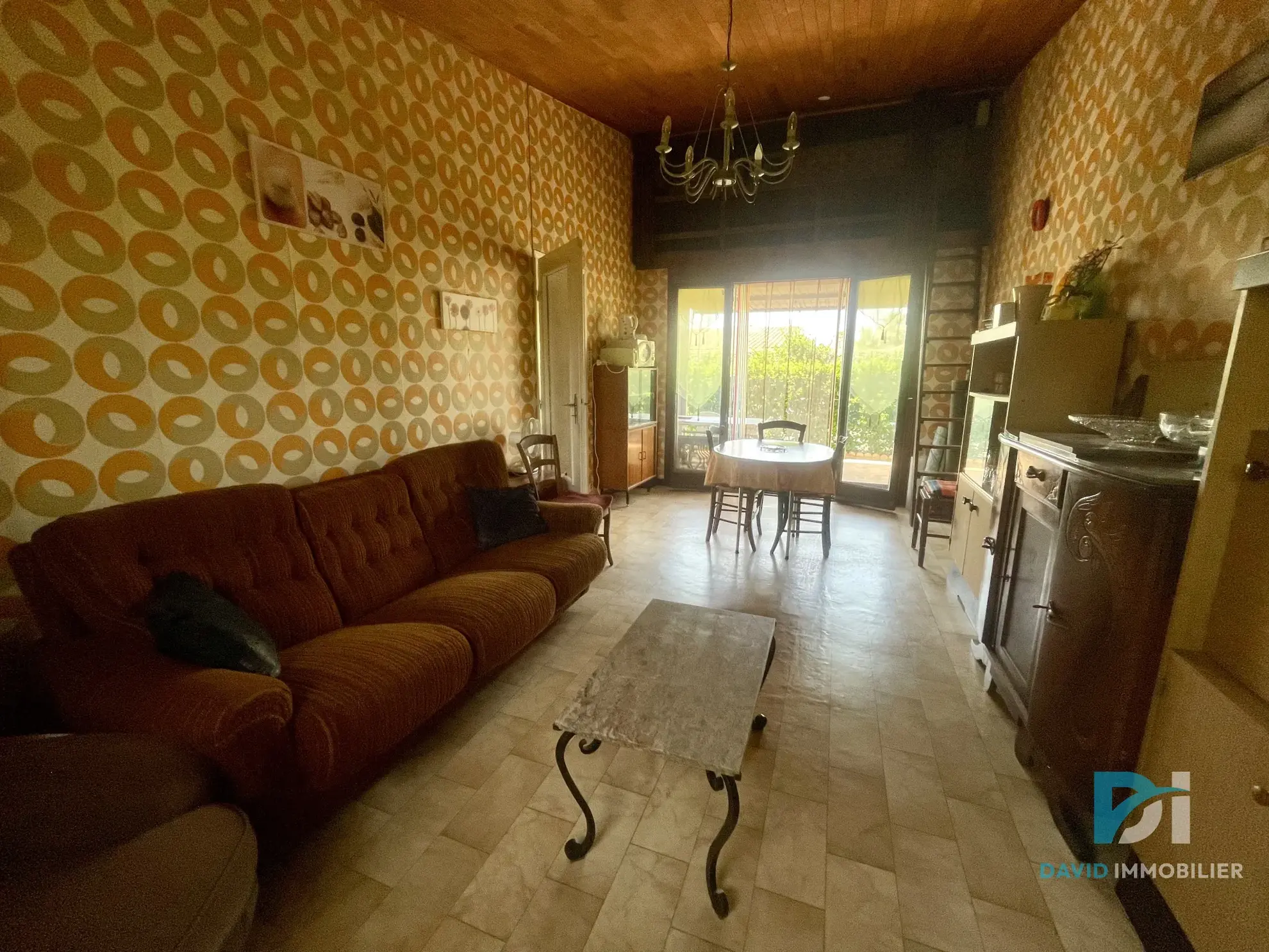 Villa à Vias Plage à quelques mètres de la plage avec dépendance et grand terrain 