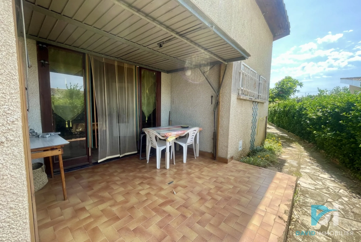 Villa à Vias Plage à quelques mètres de la plage avec dépendance et grand terrain 