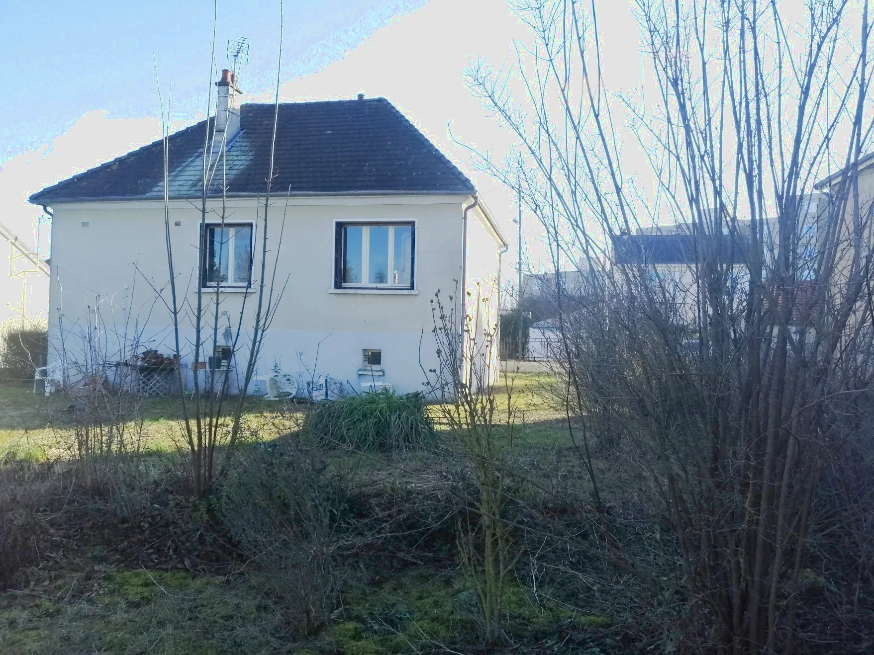 Pavillon indépendant à Vauzelles avec grand jardin, 2 chambres et sous-sol aménagé 