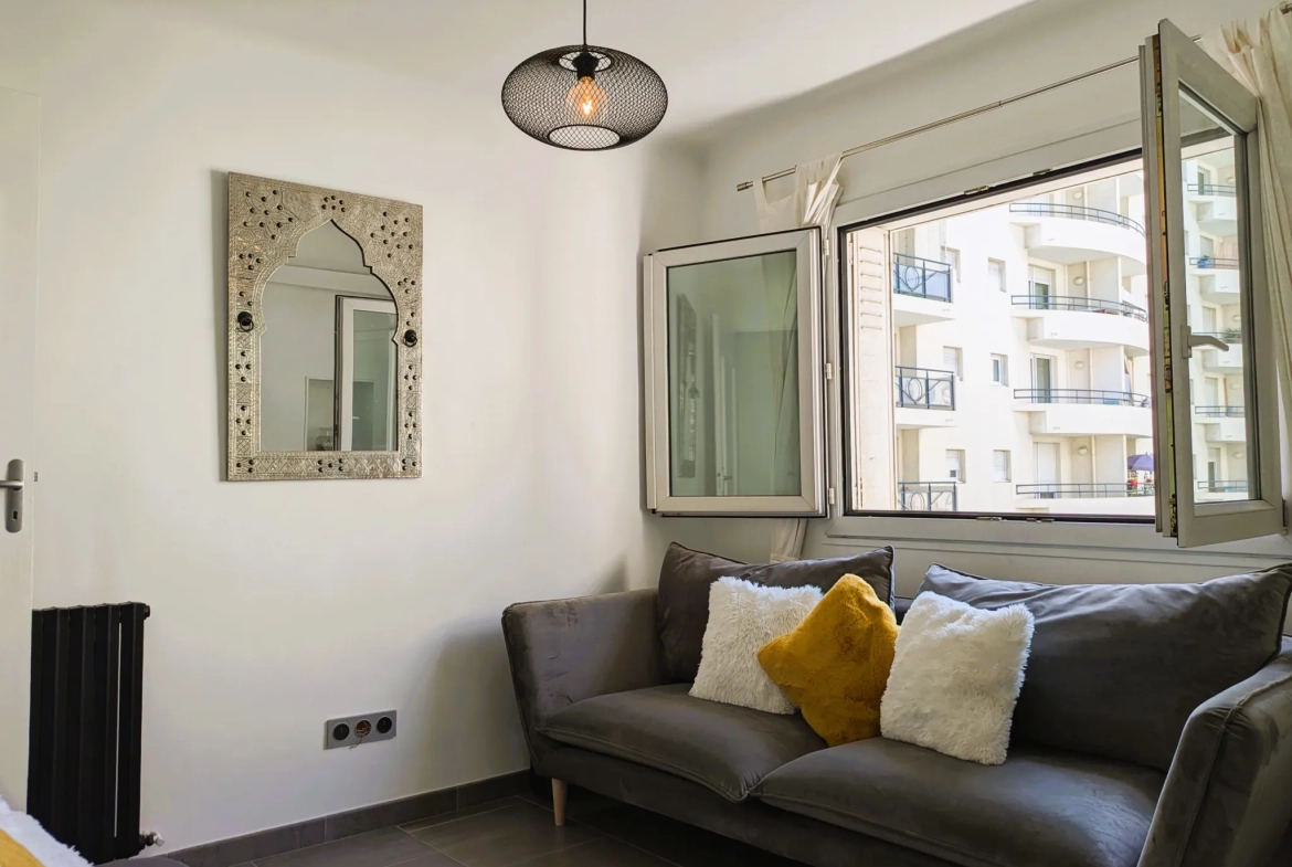 Appartement à vendre à Marseille entre Baille et La Timone avec balcon et stationnement 