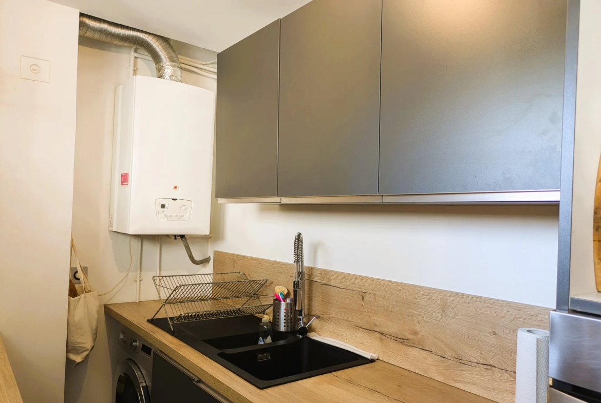 Appartement à vendre à Marseille entre Baille et La Timone avec balcon et stationnement 