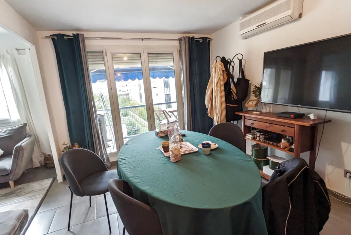 Appartement à vendre à Marseille entre Baille et La Timone avec balcon et stationnement 