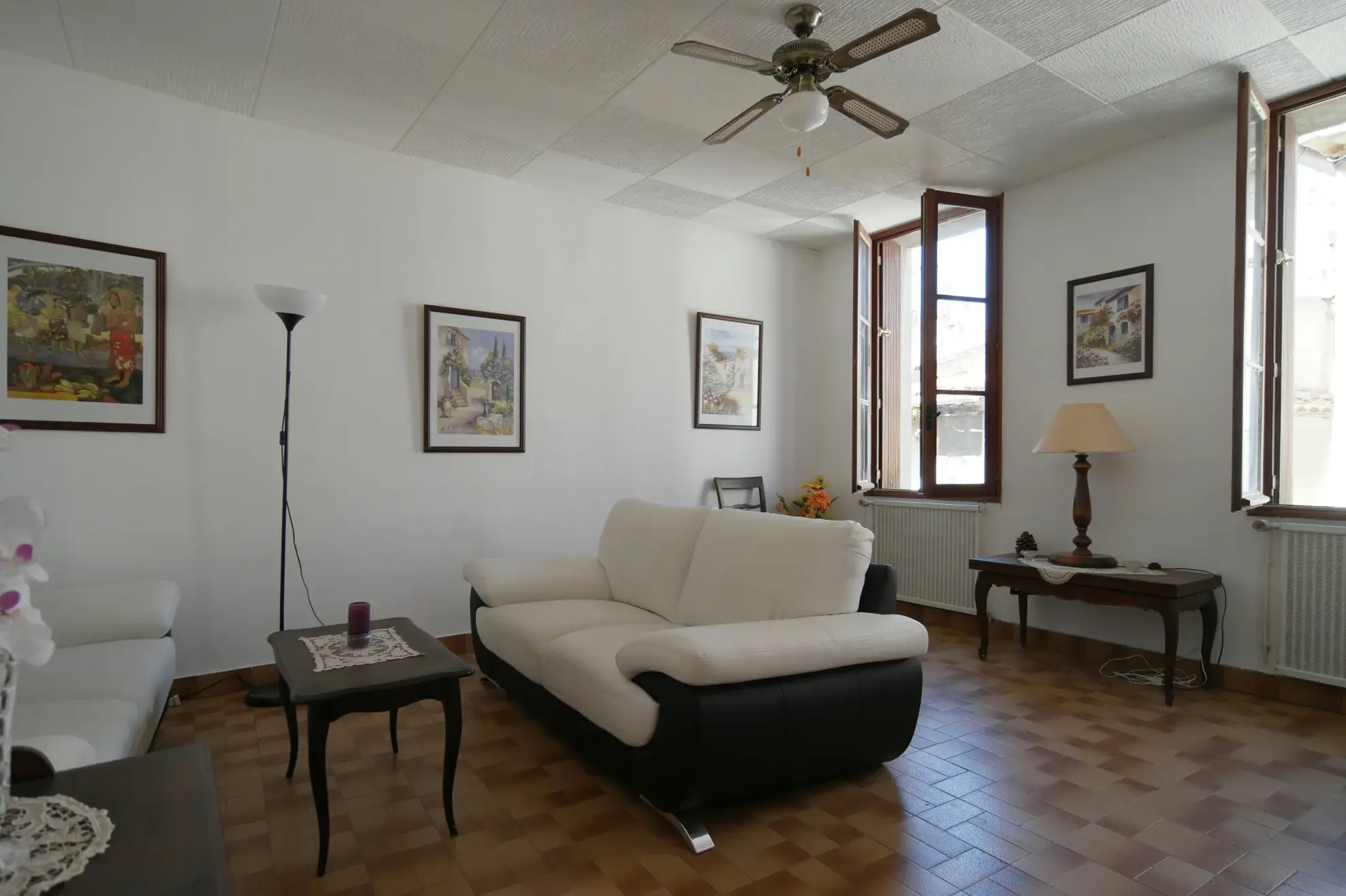 Appartement 3 pièces à vendre à Narbonne, idéalement situé près de la place de la Mairie 