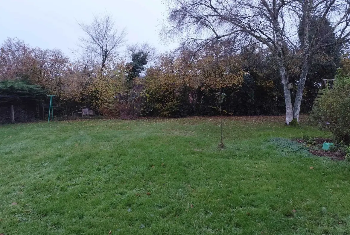 Maison spacieuse de 127m² à Courtomer avec sous-sol et terrain de 1000 m² 