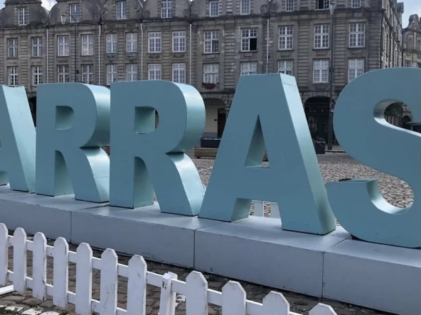 Appartement T2 lumineux de 50 m² à vendre à Arras, idéal pour achat résidentiel ou investissement